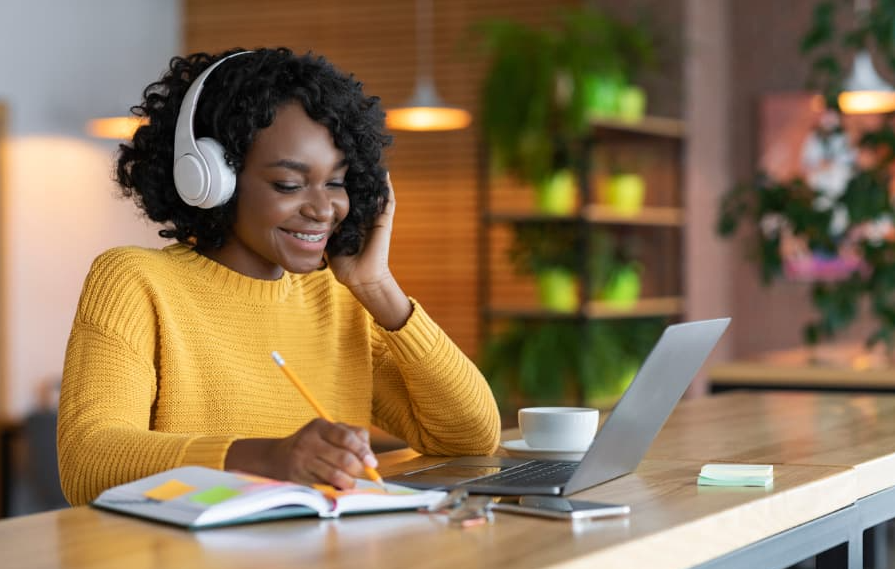 How AI Tutors Are Making Online Classes Smarter and More Human